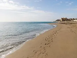 Pueblo Castillo Hotel *