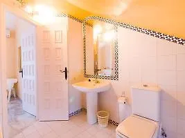 Hotel Pueblo Castillo *